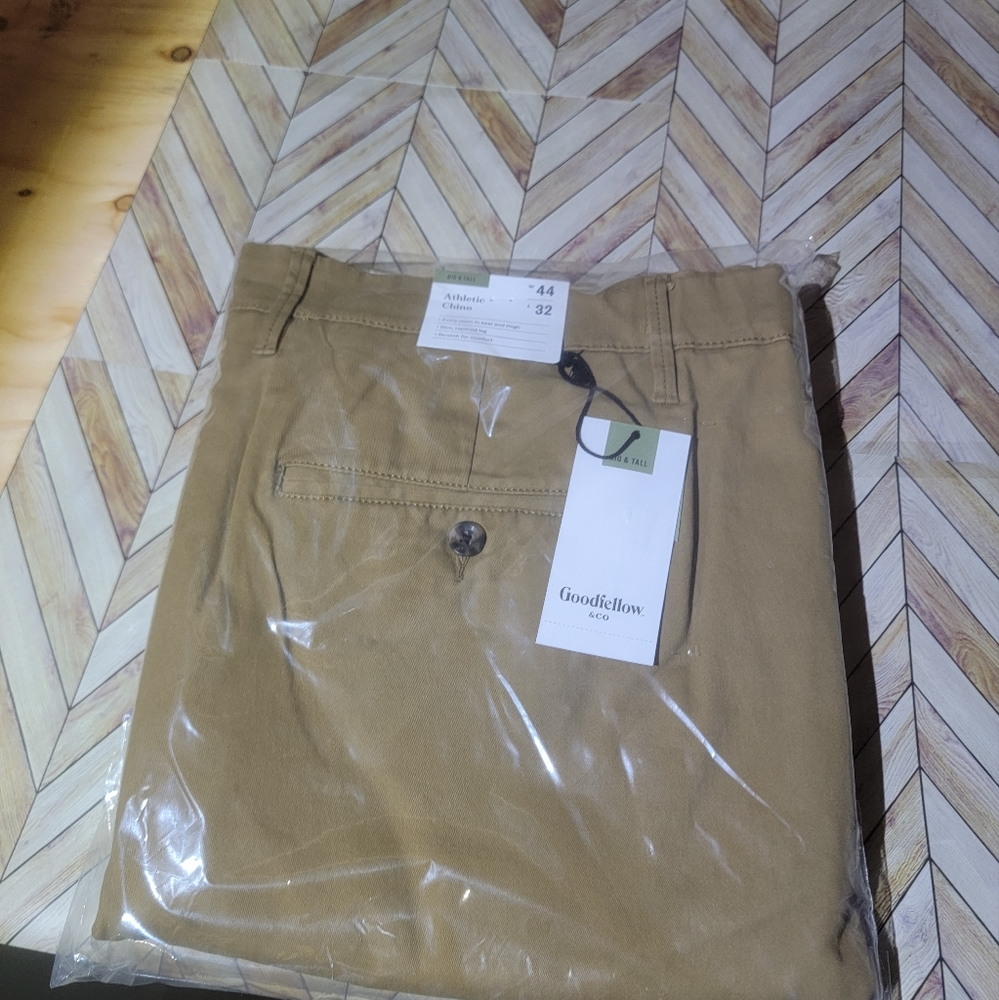 Goodfellow athletic chino